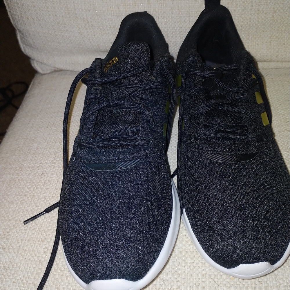 Sneakers - Picture 3 of 3